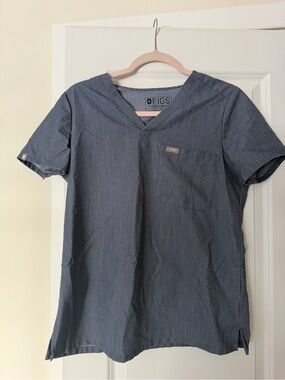 Figs Women’s Heather Denim One Pocket Scrub Top